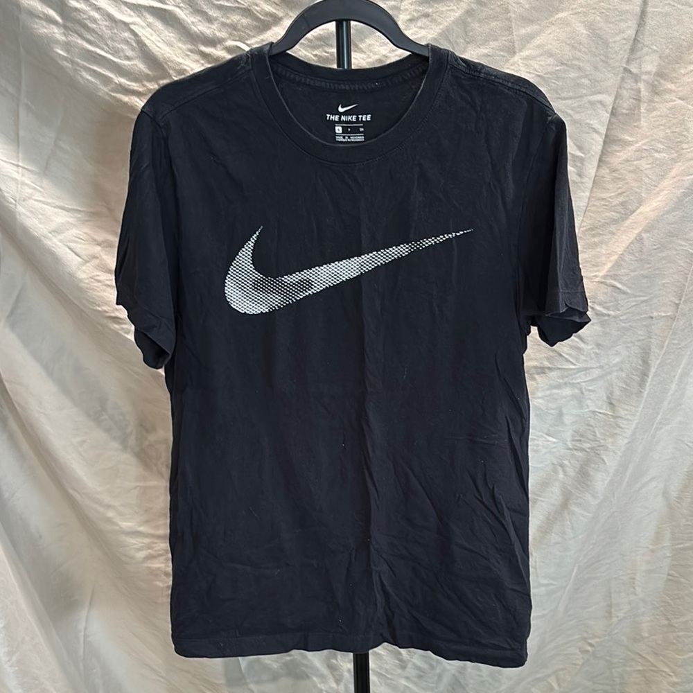 Nike Black Short Sleeve Tee with Iconic Swoosh